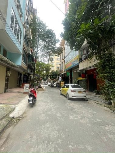Hình ảnh Bán đất PL TĐC Phú diễn, chia lô, vỉa hè, ô tô , DT 180m, giá 21 tỷ