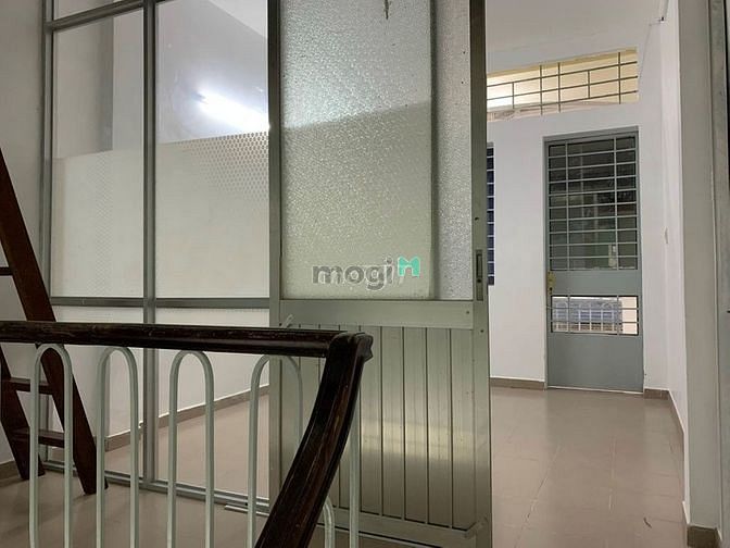 Hình ảnh Cho thuê nhà hẻm xe hơi đường Sư Vạn Hạnh, Quận 10.