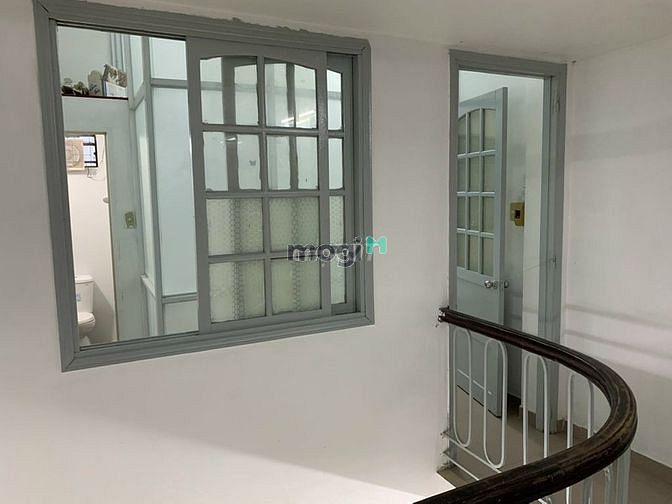 Hình ảnh Cho thuê nhà hẻm xe hơi đường Sư Vạn Hạnh, Quận 10.