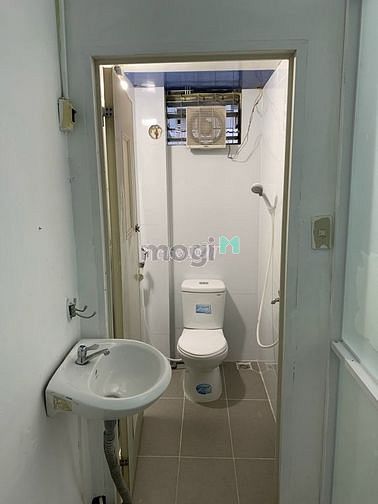 Hình ảnh Cho thuê nhà hẻm xe hơi đường Sư Vạn Hạnh, Quận 10.