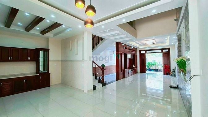 Hình ảnh Bán gấp biệt thự  phường Phú Thuận Quận 7.
