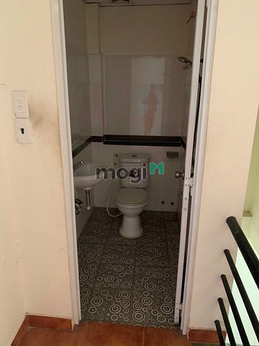 Hình ảnh Cho thuê nhà  hxh 472B Cách mạng tháng tám, Quận 3