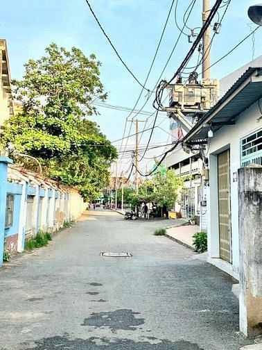 Hình ảnh Chính chủ bán Đất DT 4,6x12m Sổ Hồng Riêng, hẻm xe hơi