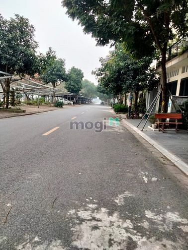 Hình ảnh Mặt Phố - Vỉa hè - KD - Bán đất phố Nguyễn Văn Hưởng, Long Biên, 40m