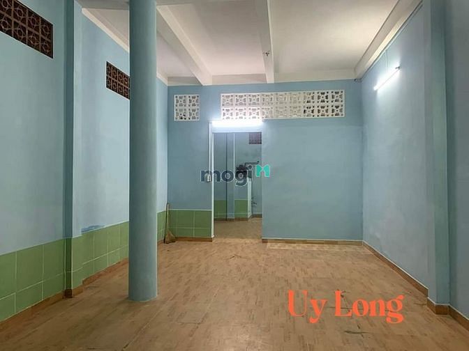 Hình ảnh CC đời đầu, xe hơi đỗ, ngang gần 5m, P2 Q5, cách MT 30m