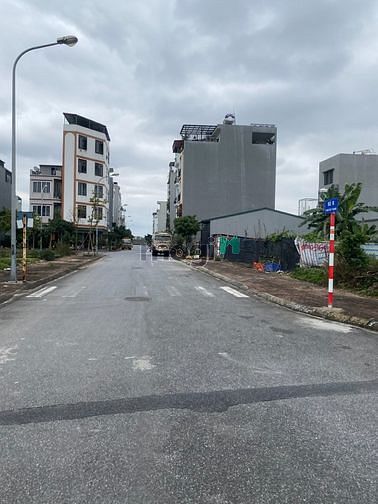 Hình ảnh Bán 40m đất TĐC Giang Biên, view vườn hoa, giá hợp lý cho nhà Trang MB66.COM Chính Thức - MB 66 Uy Tín