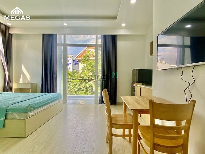 Hình ảnh Service Aparment Trần Não - Ban công lớn, thuận tiện đi trung tâm