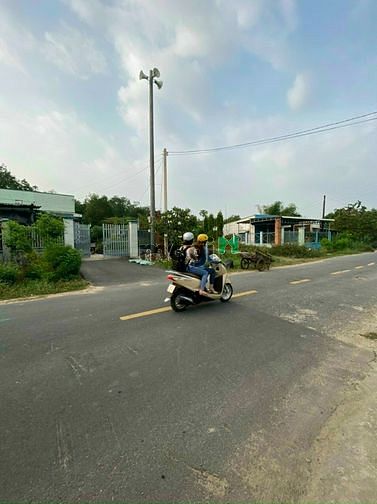 Hình ảnh Kẹt tiền bán lô đất 100m2, shr, bao sang tên.