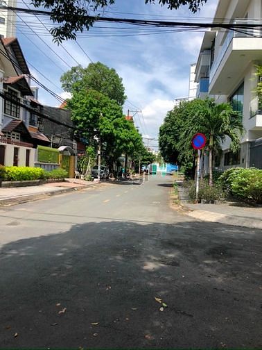 Hình ảnh Bán lô đất 296m2 (13x23m) góc 2 mặt tiền ngay UBND Quận 9 (cũ)
