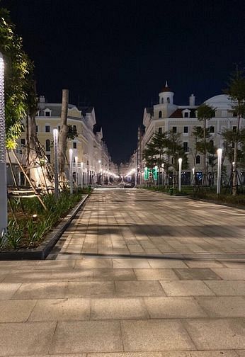Hình ảnh Tôi cần bán căn Khách sạn 120m2 gần quảng trường Sun Carnival Hạ Long