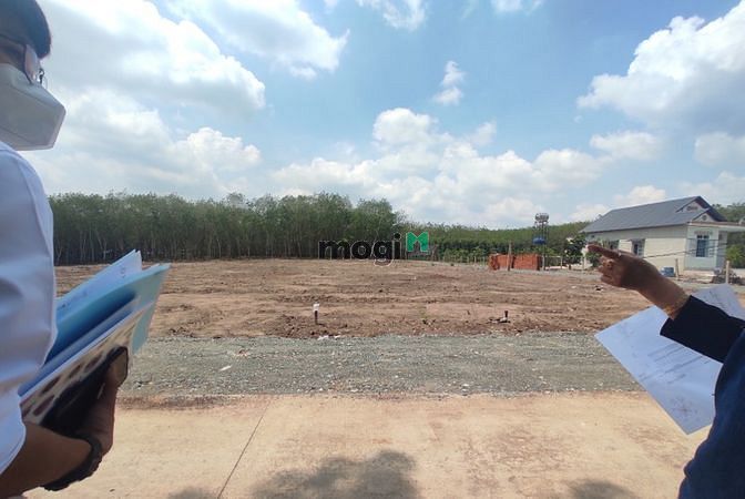 Hình ảnh Chính chủ bán gấp lô đất sổ hồng ở tân quan hớn quản bình phước