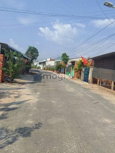 Hình ảnh Cần bán gấp lô đất ngay mặt tiền thị trấn Bến Cầu, Tây Ninh