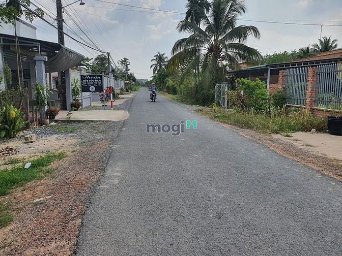 Hình ảnh Cần bán gấp lô đất ngay mặt tiền thị trấn Bến Cầu, Tây Ninh
