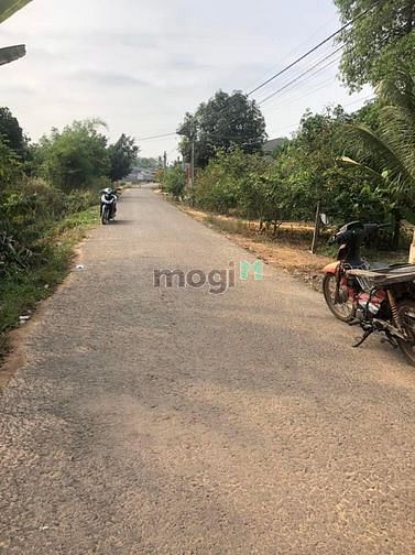 Hình ảnh Cần bán gấp lô đất ngay mặt tiền thị trấn Bến Cầu, Tây Ninh