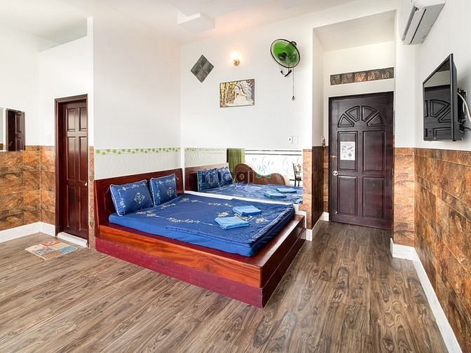 Hình ảnh Mặt Tiền khu Tên Lửa gần Aoen 100m2 5 tầng 15.9 tỷ
