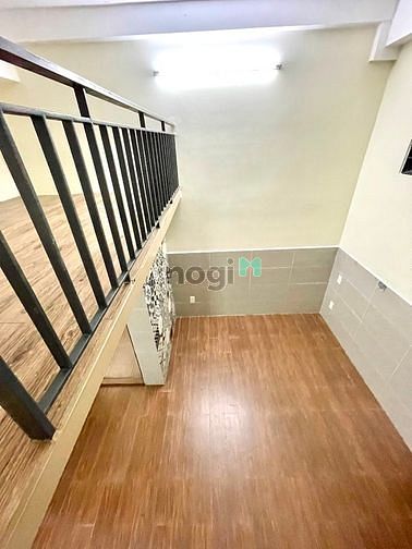 Hình ảnh Phòng có gác, thang máy, hầm để xe gần ngay Lê Văn Việt Q9