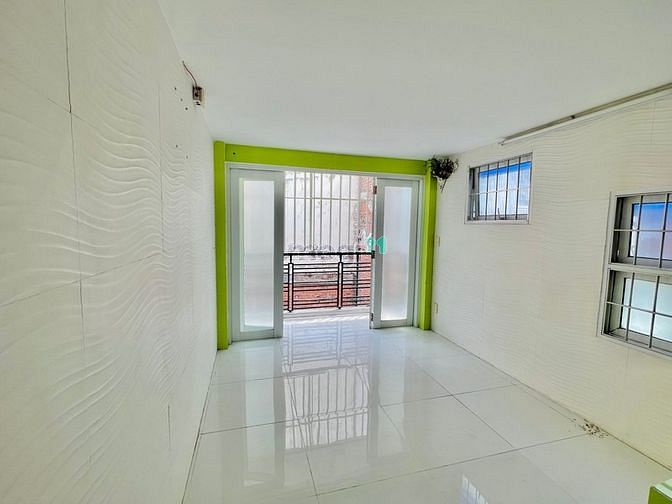 Hình ảnh Bán Nhà (3.5Tỷ) Sát Phan Xích Long Khu Ăn Uống Sầm Uất