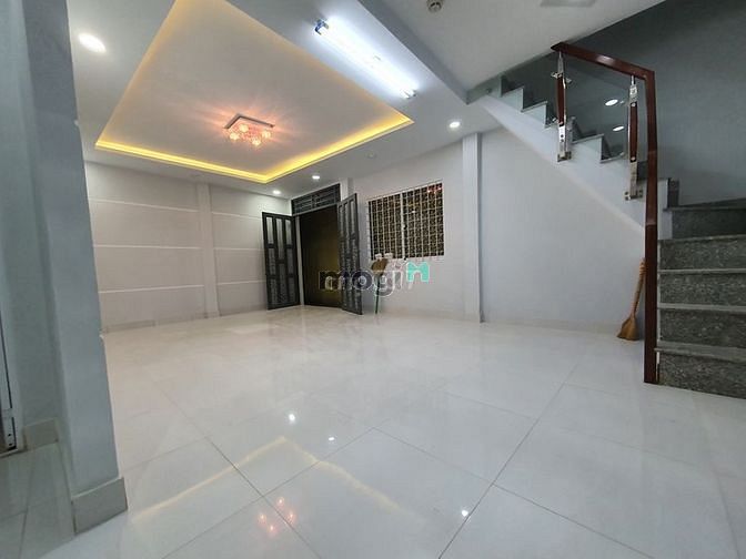 Hình ảnh Nhà mới nguyên căn, Nơ Trang Long, 2PN 3WC