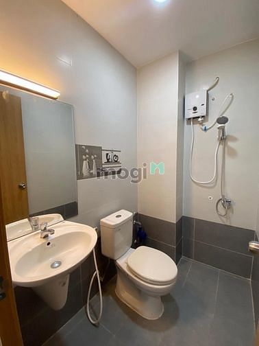 Hình ảnh Căn studio Thích Quảng Đức có ban công và cửa sổ..