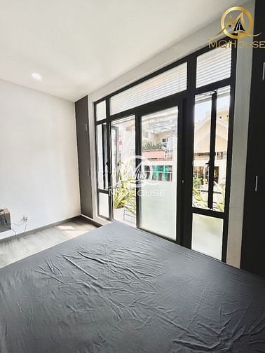 Hình ảnh Căn studio Thích Quảng Đức có ban công và cửa sổ..