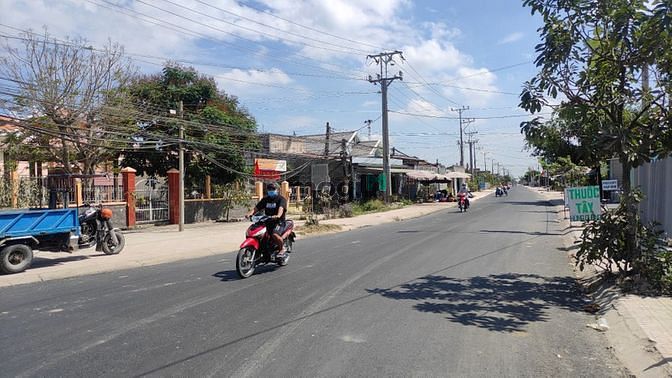 Hình ảnh Đất Thổ Cư 100m² Ngay Chợ Long Cang, Đối Diện UBND  Xã Long Cang.