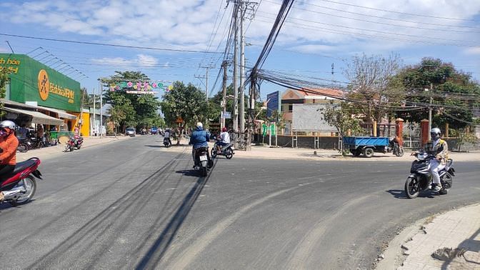 Hình ảnh Đất Thổ Cư 100m² Ngay Chợ Long Cang, Đối Diện UBND  Xã Long Cang.