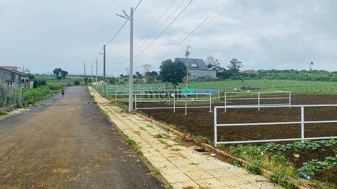 Hình ảnh Cần Bán Nền Kế Phường 2 Bảo Lộc. Giá 4.5tr/m2 Sổ Sẵn CC Ngay
