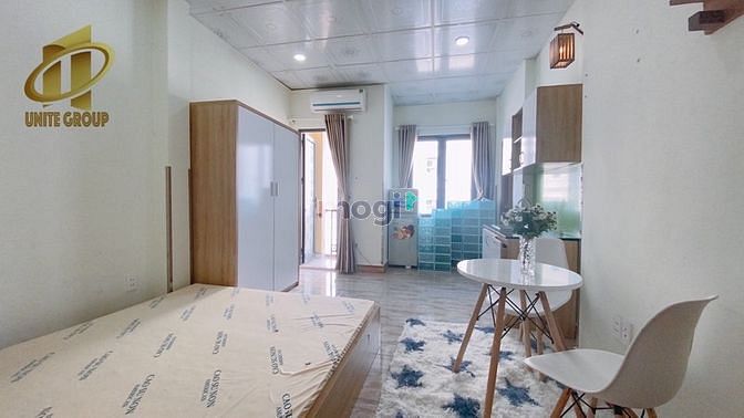 Hình ảnh Xóm Chiếu Q4. Cửa sổ lớn.Gần Trường ĐH NTT. ĐH MKT