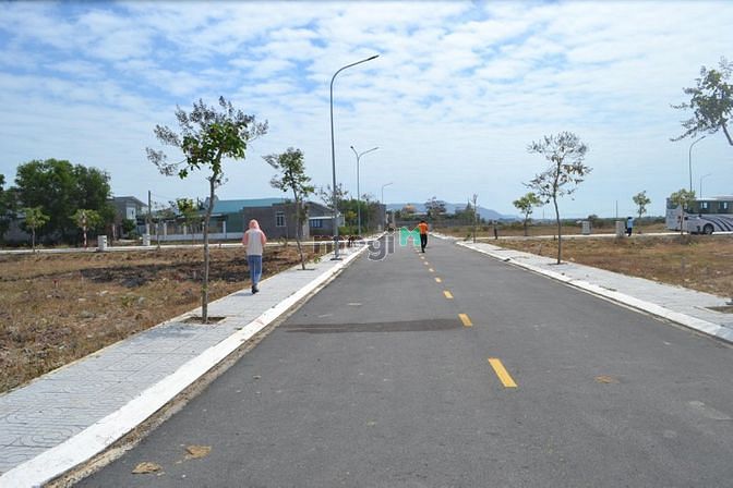 Hình ảnh Bán đất đường Đỗ Xuân Hợp, 125m2 giá 2,6 tỷ đối diện Saigon Bình An