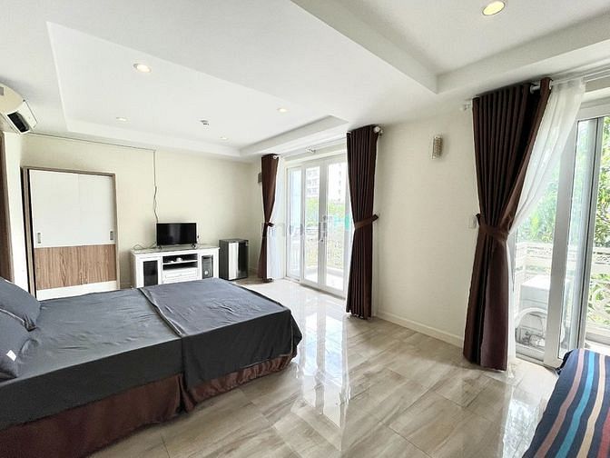 Hình ảnh Đh Tôn Đức Thắng, Crescent Mall, ban công