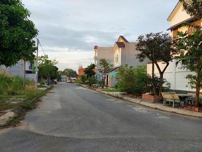 Hình ảnh Về quê dì 6 gửi bán đất Đ.Hồ Bá Phấn, 80m2, giá 1,7 tỷ - SHR
