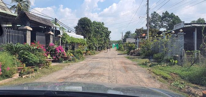 Hình ảnh Bán gấp lô đất ngay mặt tiền thị trấn Bến Cầu, Tây Ninh