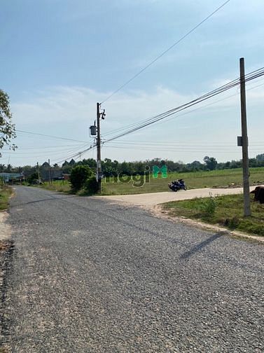 Hình ảnh Bán gấp lô đất ngay mặt tiền thị trấn Bến Cầu, Tây Ninh