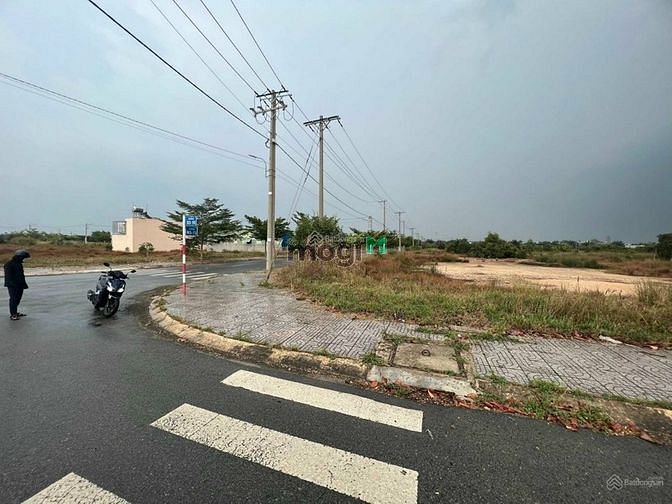 Hình ảnh Cần bán gấp đất 4 mặt tiền View sông