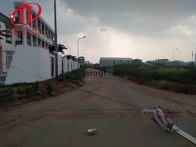 Hình ảnh BDS HVL Kho 280m2 KDC PHÚ NHUẬN, plong b, nền xi măng, sạch sẽ