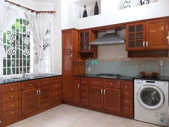 Hình ảnh Biệt Thự Sân Rộng - Khu Thảo Điền - Đủ Nội Thất