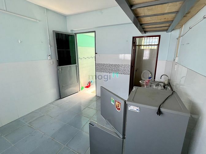 Hình ảnh Phòng trọ 1-2 người, WC trong phòng, sẵn máy lạnh, tủ lạnh