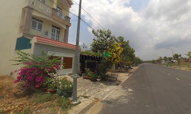 Hình ảnh Bán Gấp Lô Đất Full Thổ Cư Mặt Tiền Đường Nguyễn Hoàng
