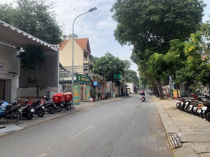 Hình ảnh Cho thuê căn góc 2MT đường Tú Xương, Q3