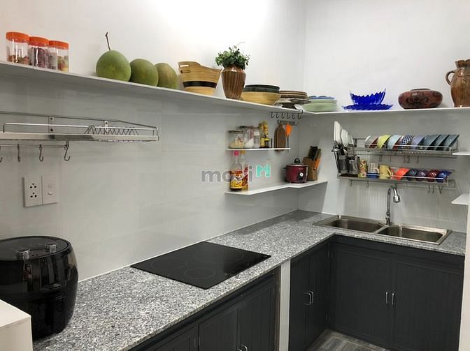 Hình ảnh mặt tiền đường Nguyễn Xí đoạn 2 chiều