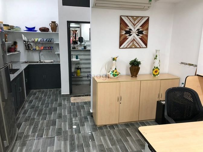 Hình ảnh mặt tiền đường Nguyễn Xí đoạn 2 chiều