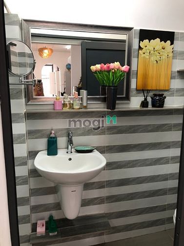 Hình ảnh mặt tiền đường Nguyễn Xí đoạn 2 chiều