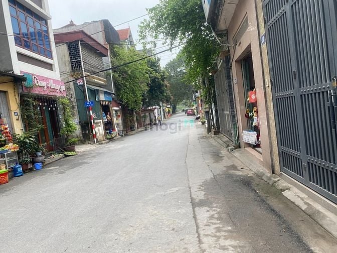 Hình ảnh Bán nhà 4 tầng 1 tum mặt phố Tân Thuỵ, đang có cửa hàng cho thuê