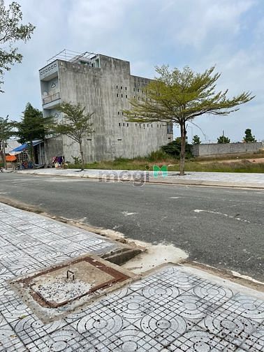 Hình ảnh Bán đất ngay trung tâm xã Đức Hòa Đông