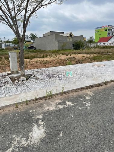 Hình ảnh Bán đất ngay trung tâm xã Đức Hòa Đông
