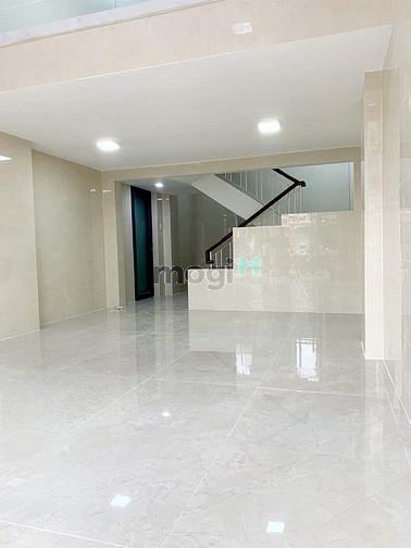Hình ảnh Quận 1 - MT Trần Hưng Đạo - 68m2