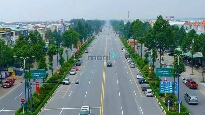Hình ảnh Cần bán lô đất vị trí đẹp có 102 đối diện dãy nhà phố  giá 9tr/m