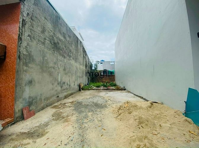 Hình ảnh bán lô đất mặt tiền hòa minh 4 vi tri cực đêp