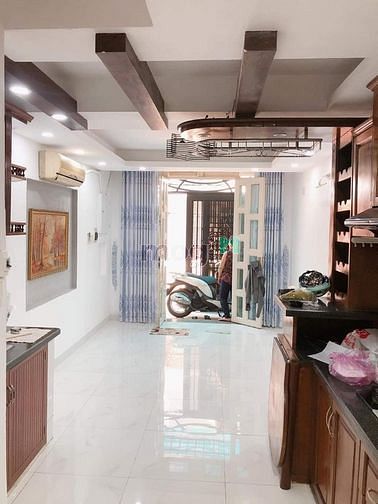 Hình ảnh Quận 1 - Cách MT Nguyễn Cảnh Chân 20m