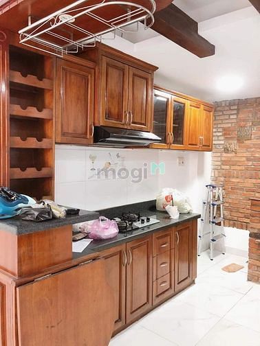 Hình ảnh Quận 1 - Cách MT Nguyễn Cảnh Chân 20m